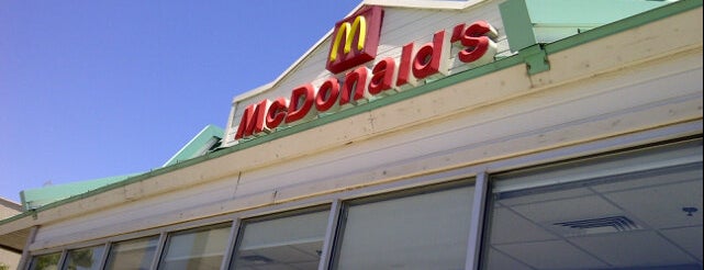 McDonald's is one of Tempat yang Disukai Elisabeth.