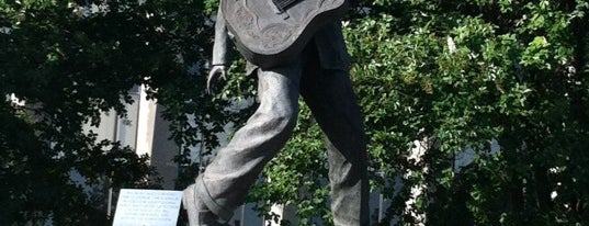Statue of Elvis is one of Memphis - Nashville - Knoxville Road Trip.