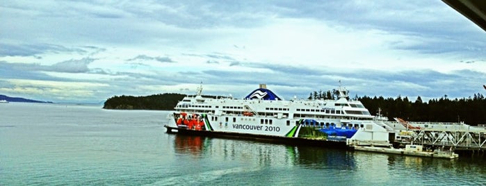 Swartz Bay Ferry Terminal is one of Tempat yang Disukai Vivian.