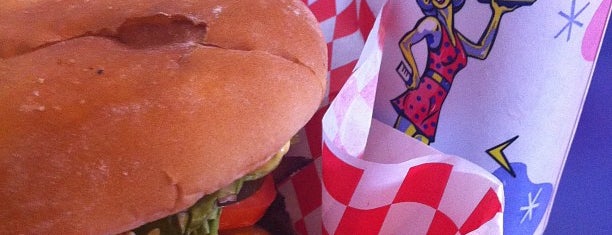 Teddy's Bigger Burgers is one of Hawaii... Places I've never been.