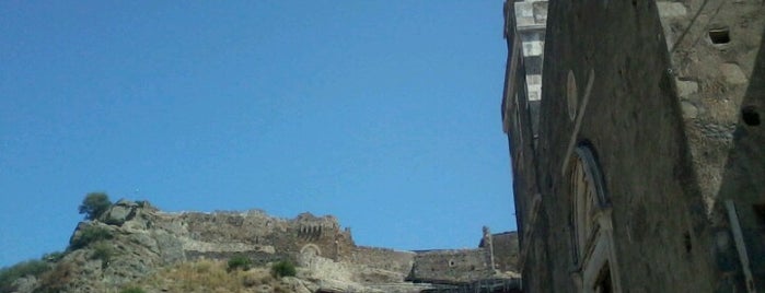 Castello di Calatabiano is one of Luoghi 'nginiusi!!!.