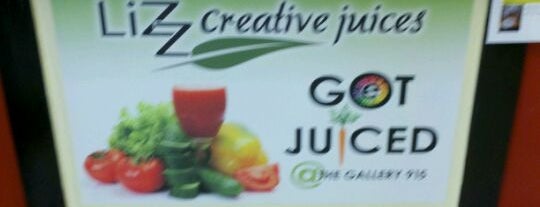 Lizz creative juices is one of สถานที่ที่ Jim ถูกใจ.
