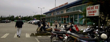 Sân Bay Quốc Tế Phú Bài (Phu Bai International Airport) is one of Airports 空港.