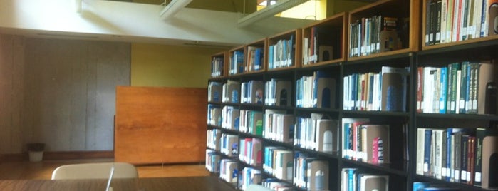 Biblioteca INCAE Business School is one of Bookworm Badge.