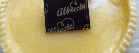 Albrechts Pâtisserie is one of Locais salvos de Joy 🍀.