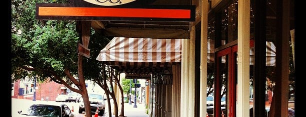 Natchez Coffee Co. is one of Hunterさんのお気に入りスポット.