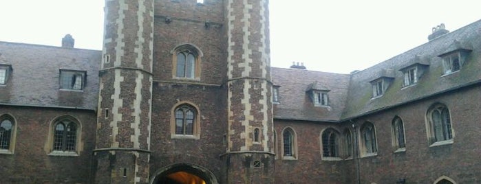 Queens' College is one of Cambridge University colleges.