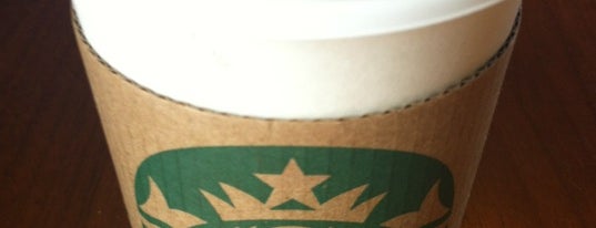 Starbucks is one of Locais curtidos por Julian.
