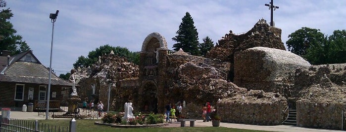 Grotto of the Redemption is one of Tempat yang Disimpan Jeiran.
