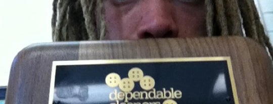 Dependable cleaners is one of Lugares favoritos de Zach.