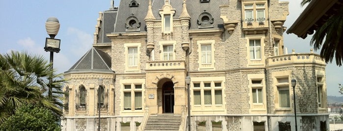 NH Palacio de Oriol Hotel Santurtzi is one of Juan'ın Beğendiği Mekanlar.