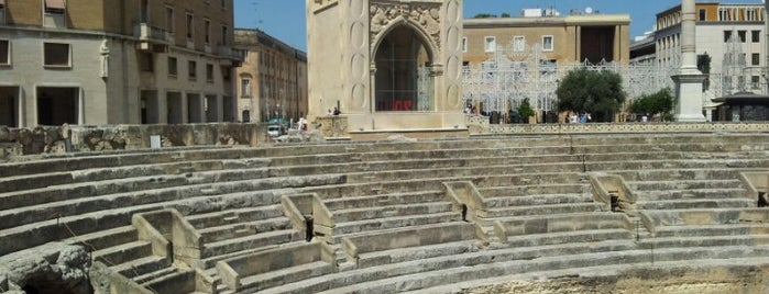 Anfiteatro Romano is one of สถานที่ที่ Reyhan ถูกใจ.