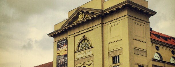 Divadlo Hybernia is one of Angeles : понравившиеся места.