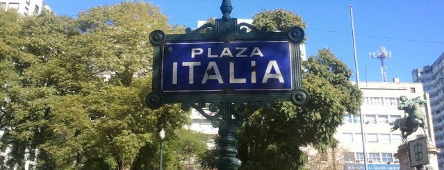 Plaza Italia is one of Lugares favoritos de Arturo.