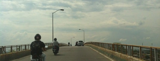 Jembatan Siak I (Leighton Bridge) is one of Pekanbaru City Badge - Kota Bertuah.
