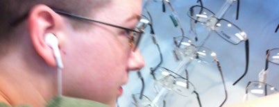 America's Best Contacts & Eyeglasses is one of Locais curtidos por Maribel.