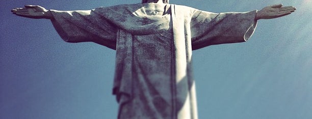 Cristo Redentor is one of Rio de Janeiro.
