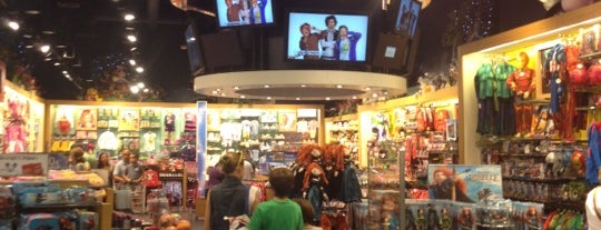 Disney Store is one of Orte, die Matteo gefallen.