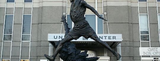 The Spirit by by Omri & Julie Rotblatt-Amrany (Michael Jordan Statue) is one of Two days in Chicago, IL.