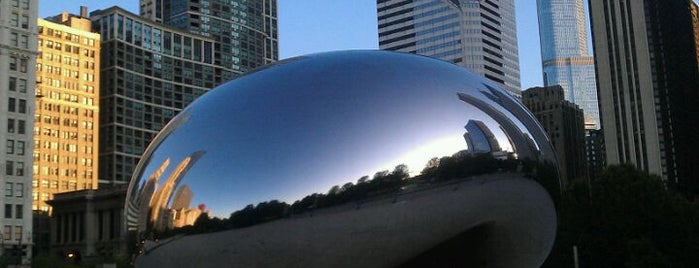Cloud Gate by Anish Kapoor (2004) is one of Olly Checks In.