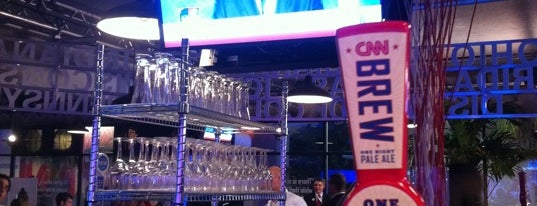 CNN Grill @ RNC (Tampa Bay Times Forum) is one of Casa Noturna.