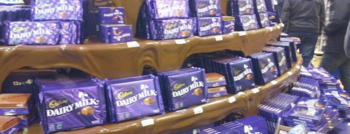 Bournville Staff Shop (Cadbury World) is one of Tempat yang Disukai Kunal.