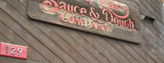 Great Plains Sauce & Dough Co. is one of สถานที่ที่บันทึกไว้ของ Brent.