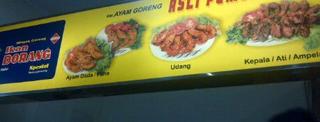 Ayam Goreng Asli Pemuda is one of Kuliner Khas Surabaya.