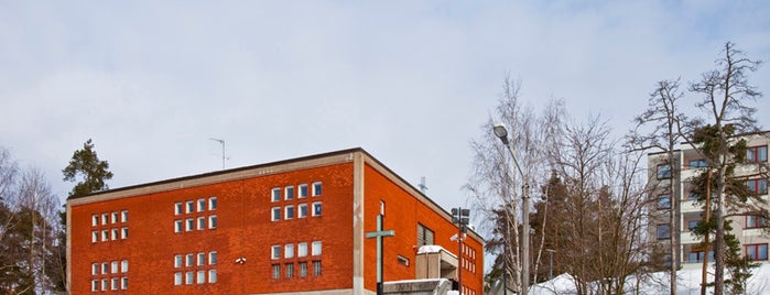 Pihlajamäen kirkko is one of Kirkot Helsingissä.