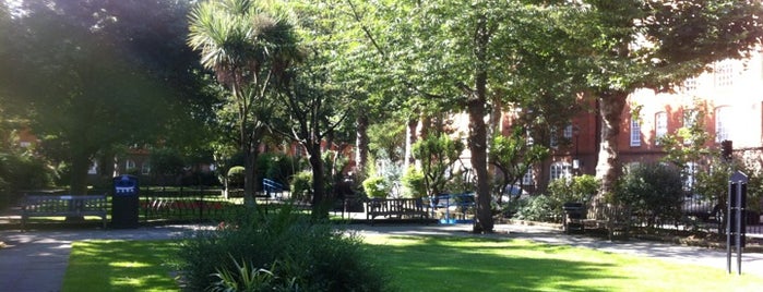 Millbank Gardens is one of Posti che sono piaciuti a David.