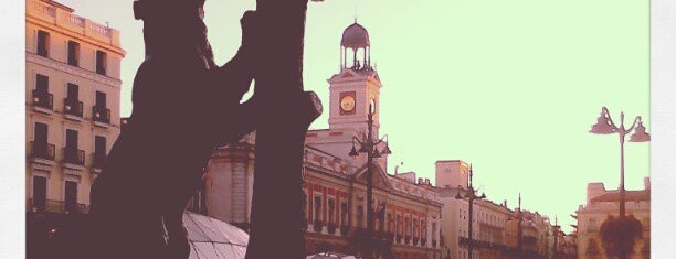 Puerta del Sol is one of Madriz.