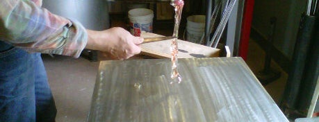 Snake Oil Glassworks is one of Chris'in Kaydettiği Mekanlar.