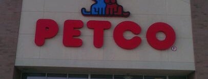 Petco is one of Enriqueさんのお気に入りスポット.