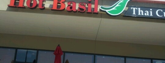 Hot Basil Thai Cuisine is one of Lugares favoritos de Kyle.
