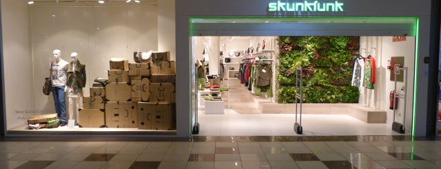 Skunkfunk Store Valencia is one of Skunkfunk Stores.