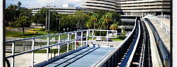 Airside F Shuttle is one of Tempat yang Disukai Mike.