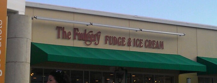 The Fudgery is one of Locais curtidos por Chad.