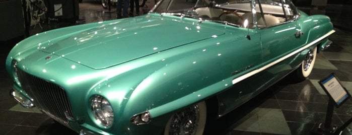 Petersen Automotive Museum is one of La-La Land Badge #4sqCities #VisitUS Los Angeles.