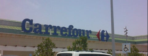 Carrefour is one of Gloribelさんのお気に入りスポット.
