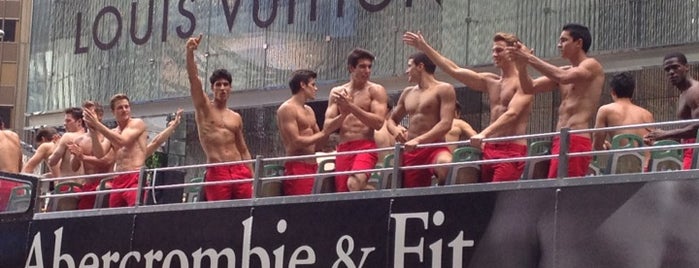 Abercrombie & Fitch is one of Lugares favoritos de S👄.
