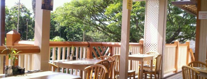 Tiano's Island Cuisine is one of สถานที่ที่บันทึกไว้ของ Heather.