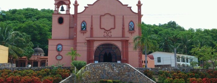 Zócalo De Huatulco is one of Marino’s Liked Places.