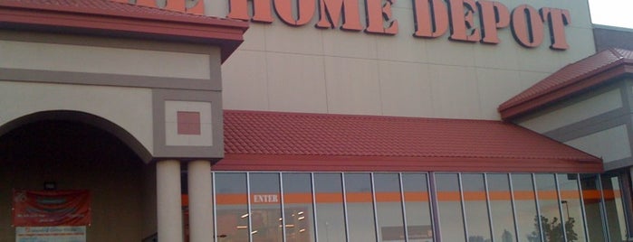 The Home Depot is one of Locais curtidos por Stephanie.