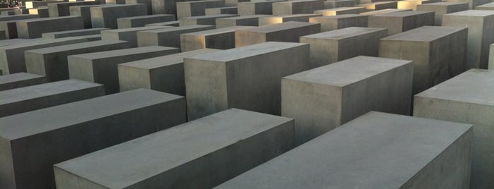 Memoriale per gli Ebrei Assassinati d'Europa is one of Berlin.