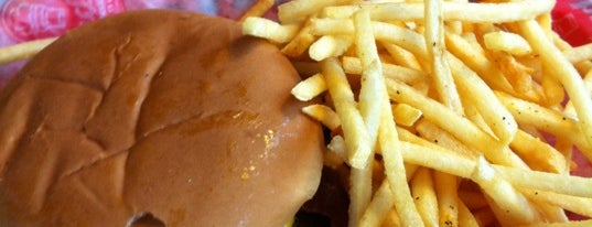 Freddy's Frozen Custard & Steakburgers is one of Lugares favoritos de Jayri.