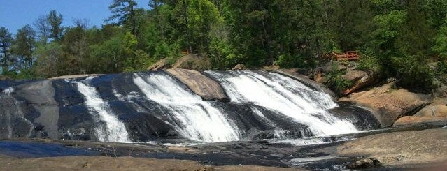 Base Of High Falls is one of Lieux qui ont plu à Chester.