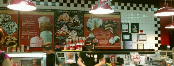 Cold Stone Creamery is one of Stephanieさんのお気に入りスポット.