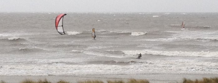 Old Hunstanton Beach is one of Edward : понравившиеся места.