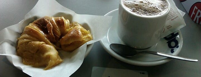 Mix Pão is one of Porto's Best Croissants.