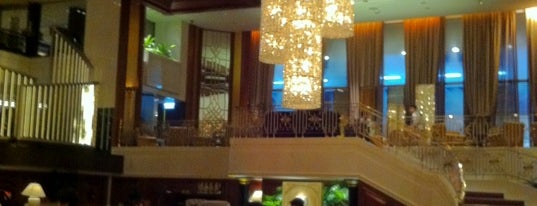 InterContinental Grand Stanford Hong Kong is one of Lugares favoritos de Claudia.